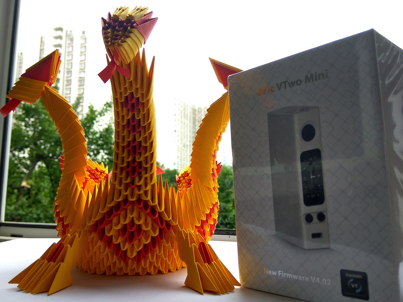 evic-vtwo-mini-gold.jpg